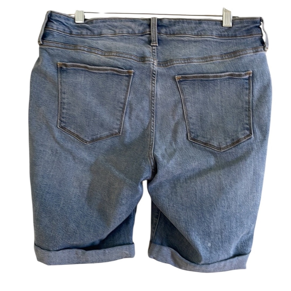 UNIVERSAL THREAD BLUE DENIM DISTRESSED BERMUDA JEAN SHORTS Size 14WR - Picture 12 of 15